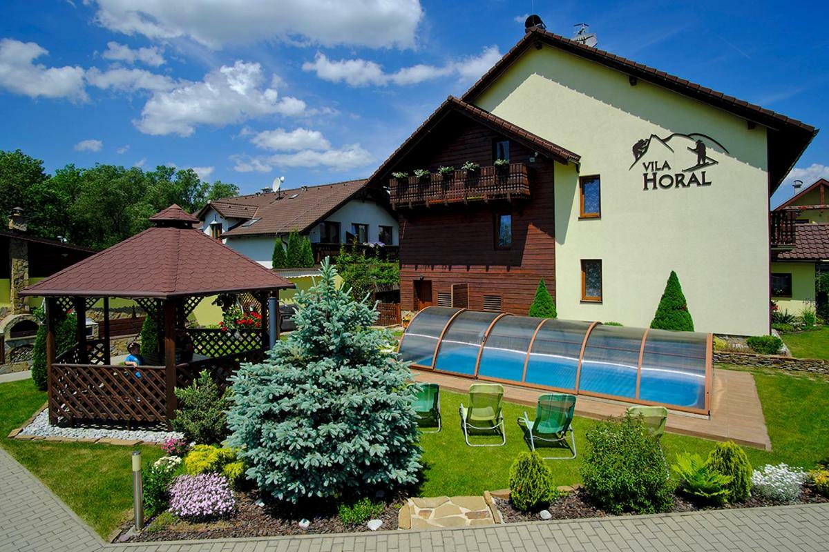 Vila Horal Liptovský Mikuláš Buitenkant foto