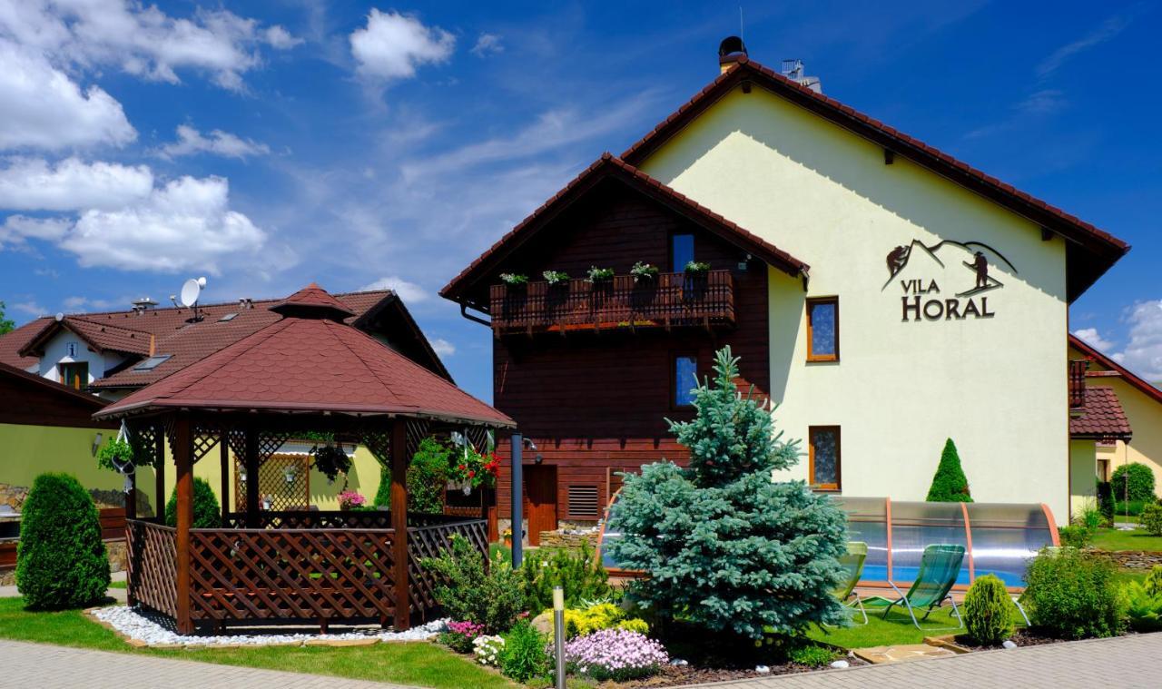 Vila Horal Liptovský Mikuláš Buitenkant foto